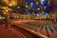 Театрам хотят разрешить тратить субсидии на маски и онлайн-спектакли