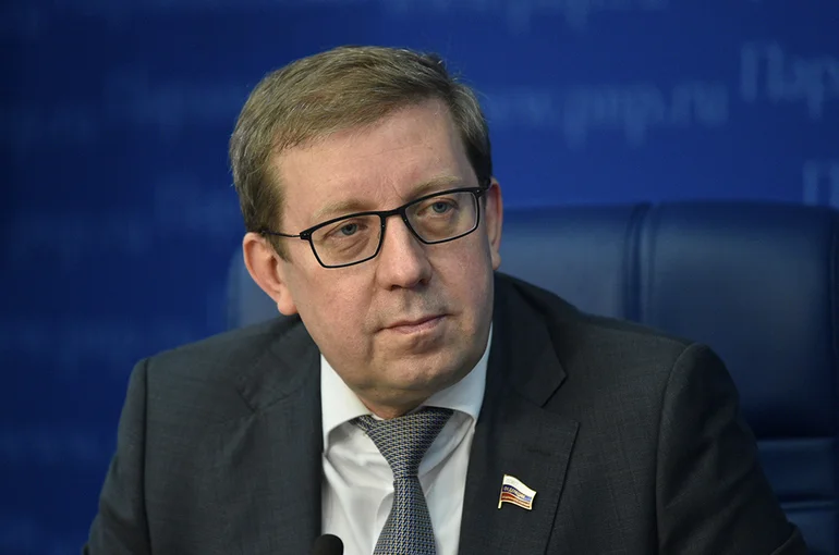 Майоров: проект о торговле «с грядки» может поступить в Совфед осенью