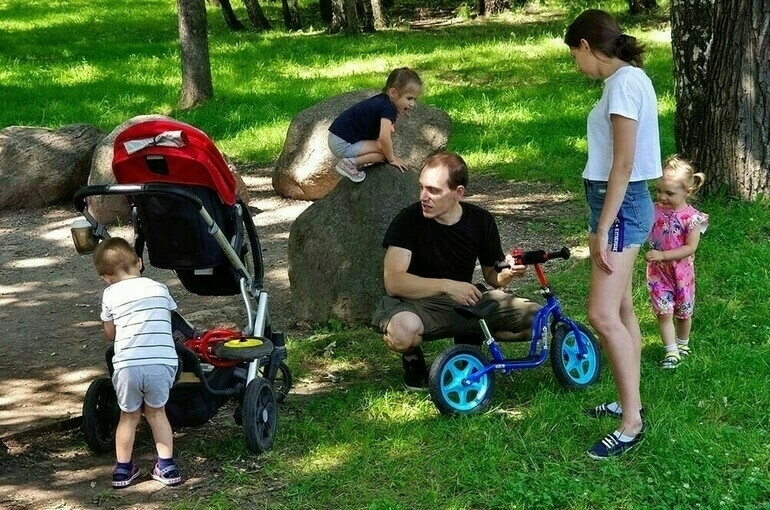 Многодетные семьи Кубани получат право на господдержку при обучении детей на платной основе