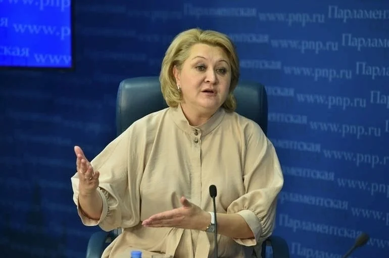 Гумерова объяснила, почему родителям приходится платить за дополнительное образование детей