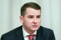 Нилов считает абсурдным отстранять от работы непривитых сотрудников, трудящихся удалённо
