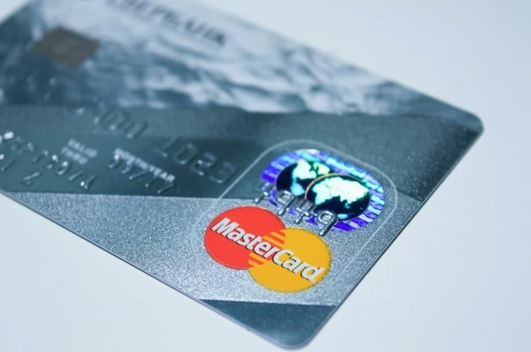 В Индии запретили выпускать новые карты MasterCard