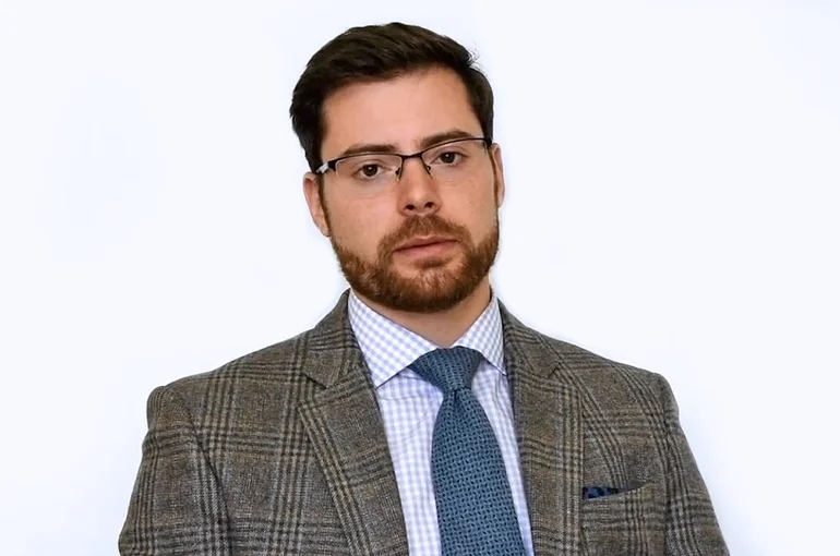 Учёный рассказал, когда подростков могут начать прививать от коронавируса