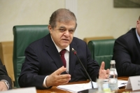 Сенатор назвал обещание Порошенко вернуть Крым Украине популизмом