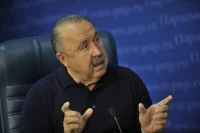 Необходимо менять эмоциональный настрой сборной России по футболу, считает Газзаев 