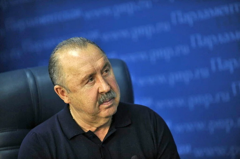 Валерий Газзаев назвал имя того, кто должен возглавить сборную России по футболу
