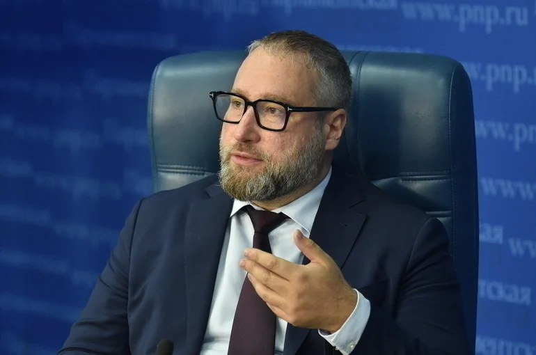 Горелкин оценил идею установить единый интернет-тариф для школ