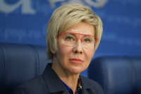 Павлова призвала доработать механизм контроля за использованием детских пособий