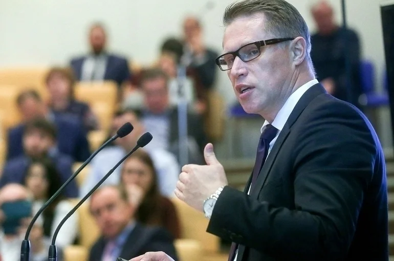 Мурашко: третья волна коронавируса более агрессивна из-за мутации штамма