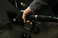Новак не исключил новых ограничений на топливном рынке
