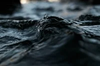 Из-за разлива нефти возле Новороссийска возбудили уголовное дело