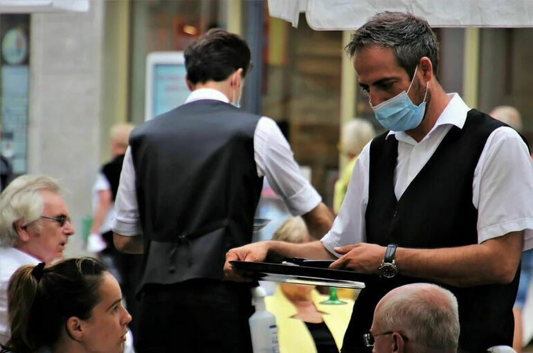 В Северной Македонии ввели COVID-пропуска для общественных мест