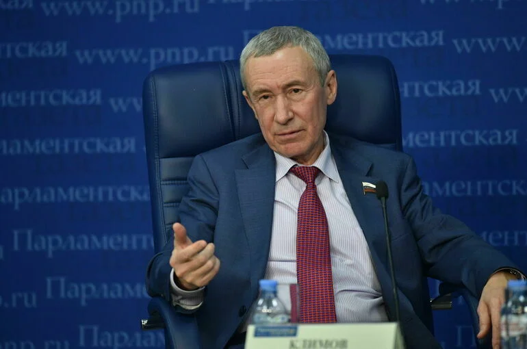 Климов: США вывели войска из Афганистана, чтобы усилить напряжённость на границах РФ
