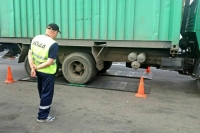 Грузовикам запретили разворачиваться во время взвешивания