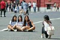 Иностранцы смогут купаться в морях и кататься с гор в России до полугода