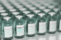 В Евросоюзе 70% населения прошли вакцинацию от коронавируса