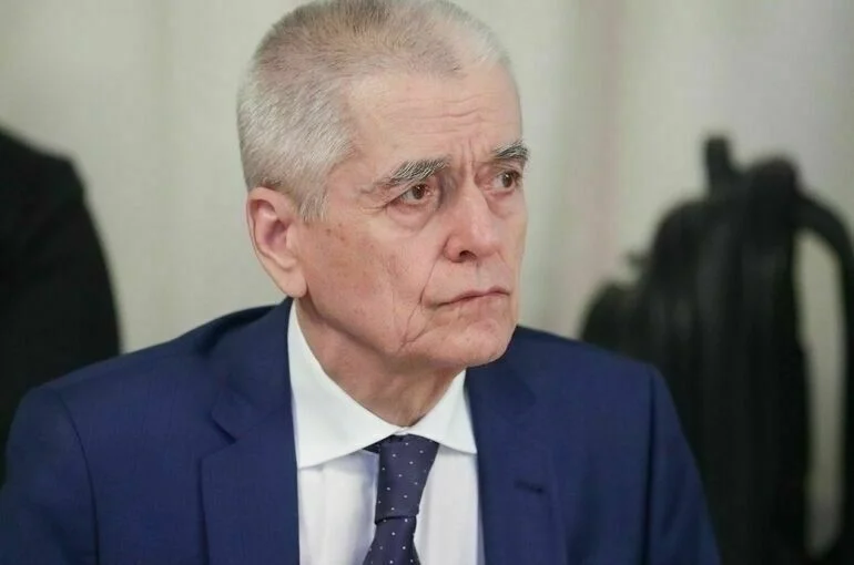 Главной задачей школы является воспитание, считает Онищенко 
