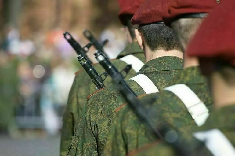 Единовременные выплаты военным начнут перечислять с 6 сентября