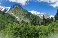 В Карачаево-Черкесии обрушился ледник: есть погибшие