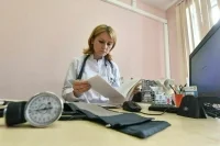 Школьные медики могут войти в педсоветы