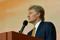 Песков рассказал, как COVID-19 мог попасть в окружение Путина