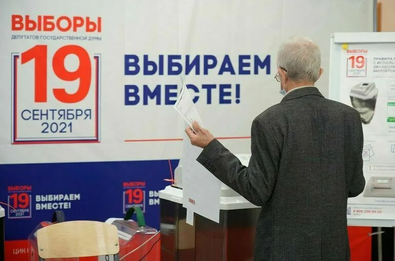 «Единая Россия» лидирует в 195 одномандатных округах 