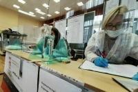 В Крыму, Калмыкии и Санкт-Петербурге отменили итоги голосования на трёх участках