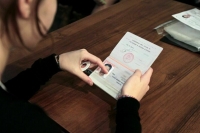 Минздрав хочет разрешить предъявлять вместо полиса ОМС паспорт