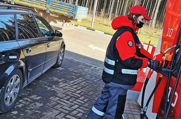 В Российском топливном союзе предупредили о возможном росте оптовых цен на бензин