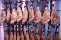 Испанский хамон и украинское сало оставили под эмбарго