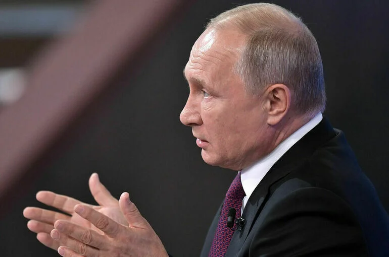 Президент призвал депутатов сформировать систему поддержки семей с детьми
