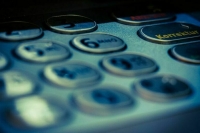 МВД и ФСБ хотят разрешить без суда блокировать счета и карты россиян