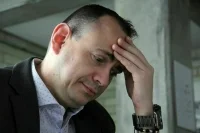 Врач рассказал, как магнитные бури могут влиять на самочувствие людей   