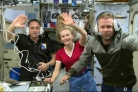 Юлия Пересильд обратилась к участникам Евразийского женского форума из космоса