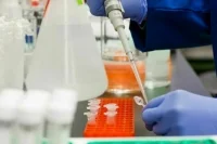 Врач объяснил новый антирекорд по заболеваемости COVID в России  