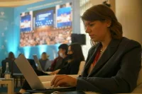 На ЕЖФ призвали разработать программы по цифровой грамотности для женщин во всем мире