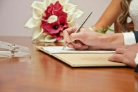 Кабмин уточнил правила изготовления свидетельств о браке