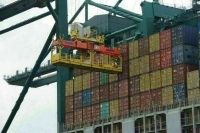 В России предложили ввести новый портовый сбор при рейдовой грузоперевалке