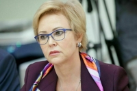  Депутат назвала отказ от вакцинации «психологическим колпаком» 