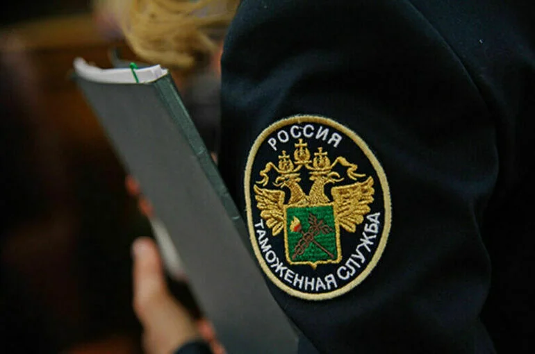 Кабмин отменил вывозные пошлины на сплавы из железа