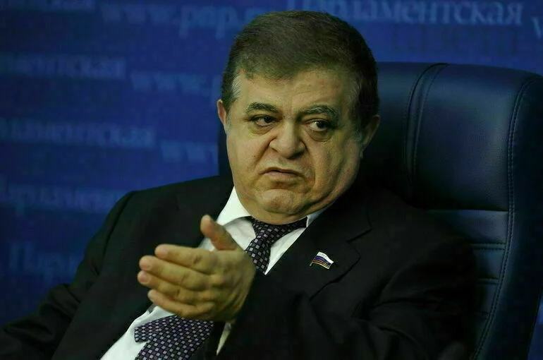 Джабаров назвал бахвальством слова министра обороны Украины о борьбе с Россией