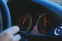 От купленного автомобиля со скрученным пробегом можно отказаться, считает суд