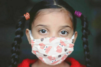 Врач объяснил, почему дети стали болеть COVID-19 в тяжёлой форме