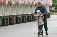 Одиноких родителей хотят освободить от сверхурочной работы