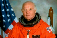 Кто был самым пожилым покорителем космоса