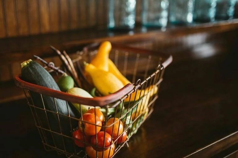 Подмосковные пенсионеры смогут заказать бесплатную доставку продуктов и лекарств в самоизоляции