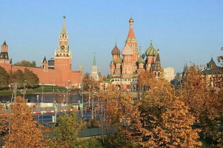 Синоптики пообещали москвичам тепло и дожди