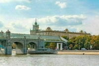 Синоптик пообещал москвичам аномальное тепло в конце недели