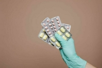 Доктор предупредил о самом опасном препарате от коронавируса