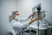 Клиникам хотят запретить подменять бесплатные услуги платными